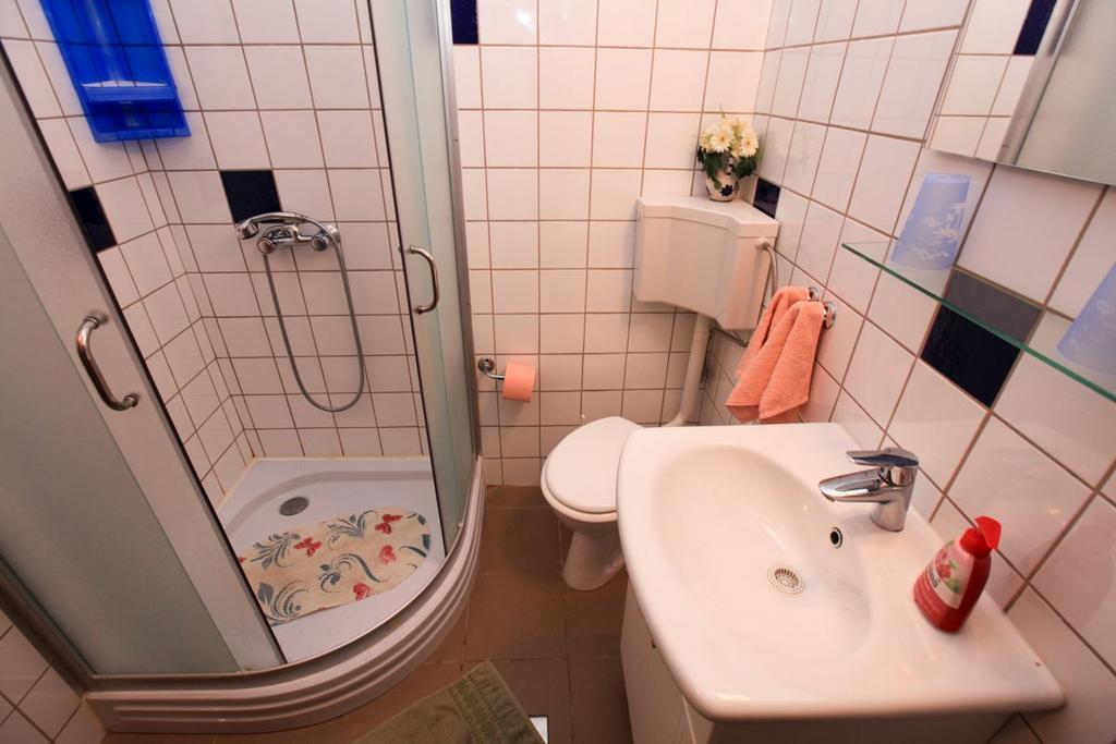 Apartments Franc Povljana Pokój zdjęcie