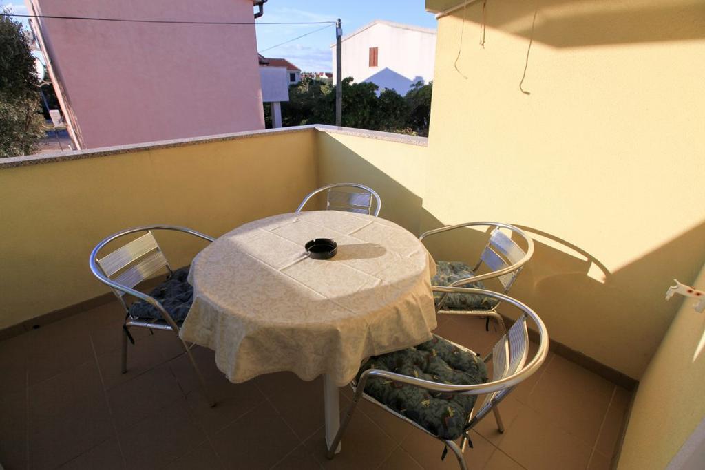 Apartments Franc Povljana Pokój zdjęcie