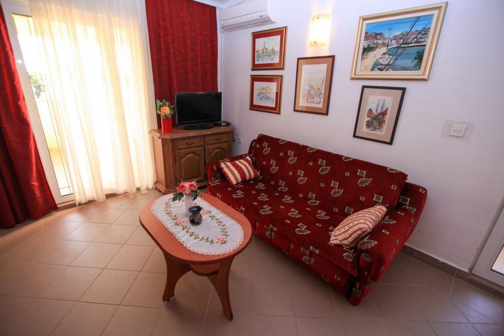 Apartments Franc Povljana Pokój zdjęcie