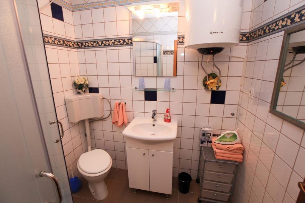 Apartments Franc Povljana Pokój zdjęcie