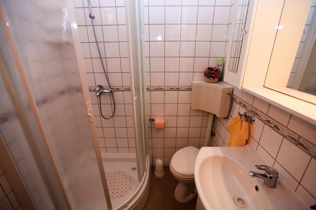 Apartments Franc Povljana Pokój zdjęcie