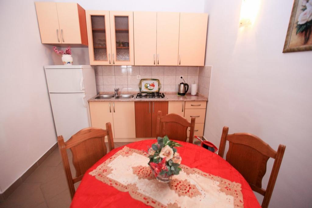 Apartments Franc Povljana Pokój zdjęcie